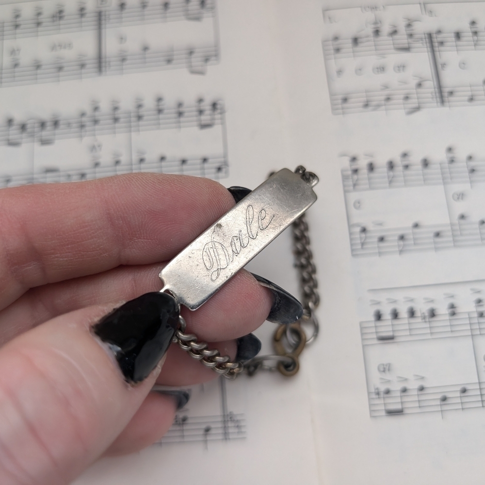 Silver Engraved Bracelet With dale Engraved